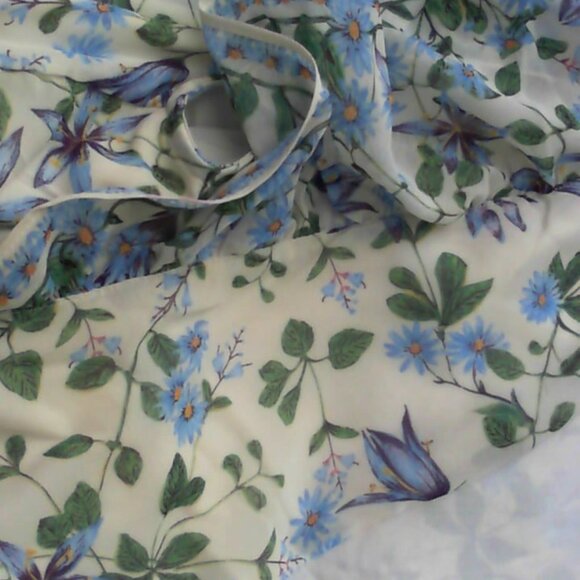 Max Studio polyester chiffon knee-length short sleeve dress. - Picture 4 of 5